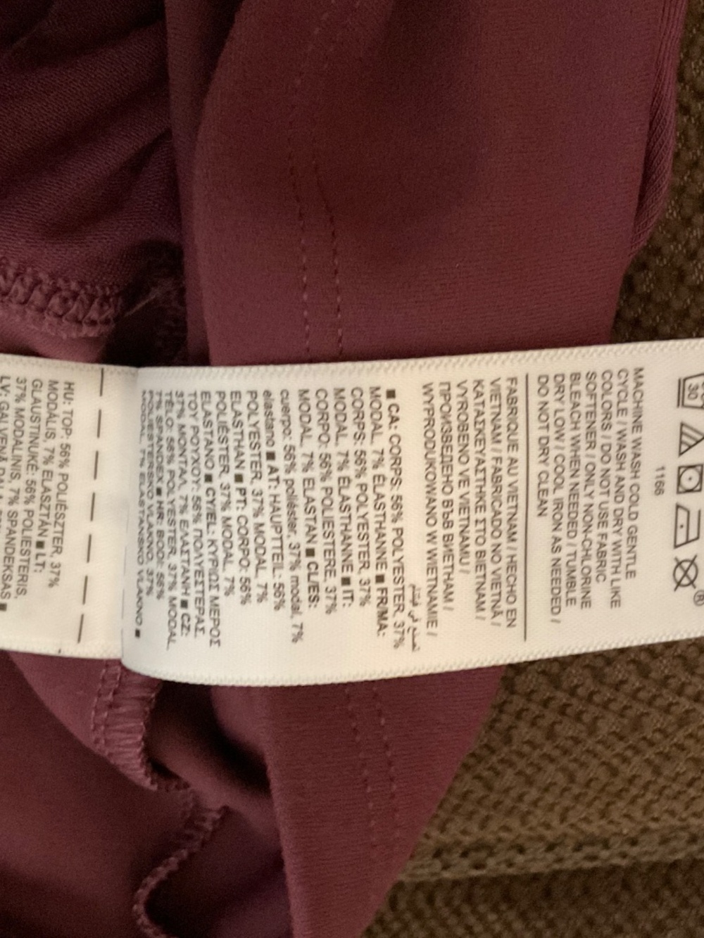 Lovely, flattering Athleta purple top - Picture 5 of 8